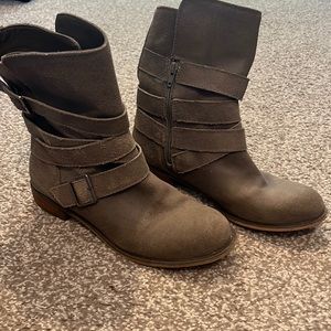 Gray Gianni Bini Size 8